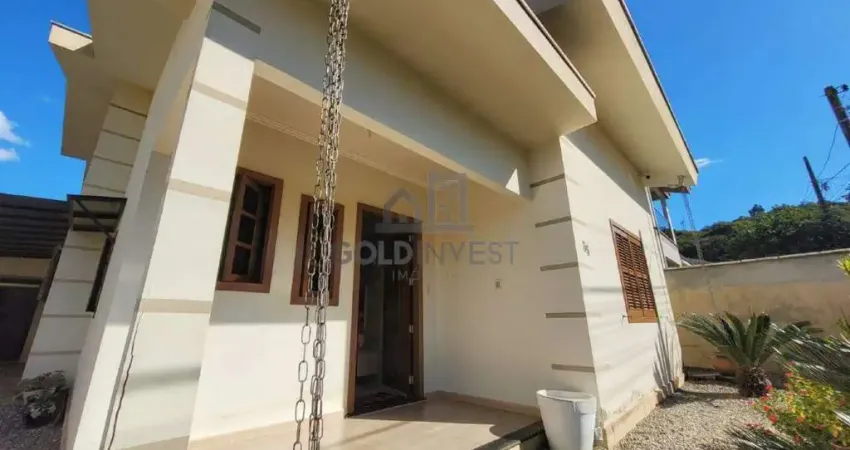 Casa com 3 quartos, sendo 1 suíte á venda no Limoeiro