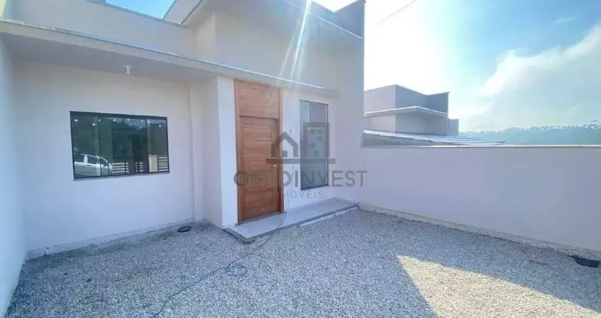 Casa com 3 quartos (1 suíte) com passagem lateral no bairro a no Bairro Volta Grande