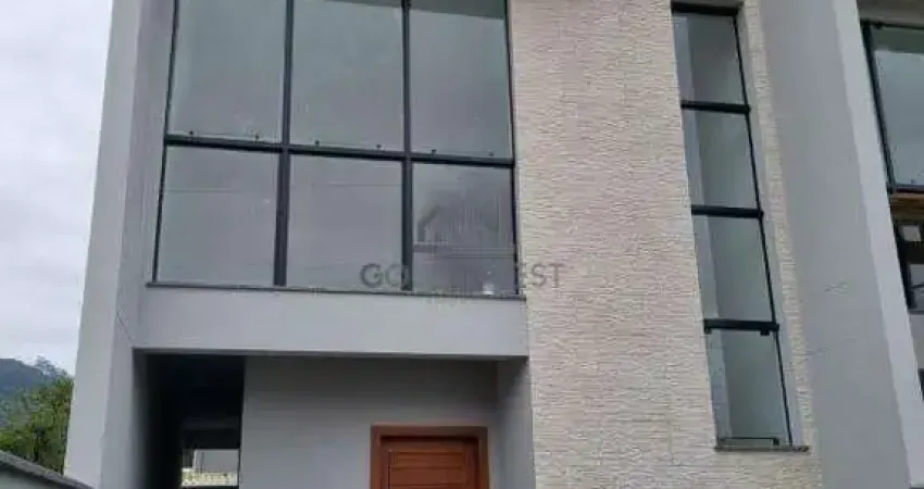 Casa com passagem lateral á venda no lageado baixo, na guabiruba