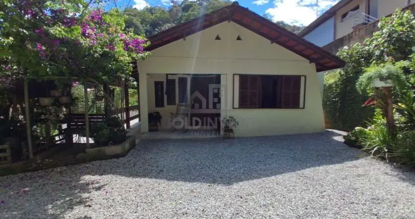 Casa à venda em azambuja, brusque - 3 quartos, 3 vagas, 450m² internos (630m² terreno)