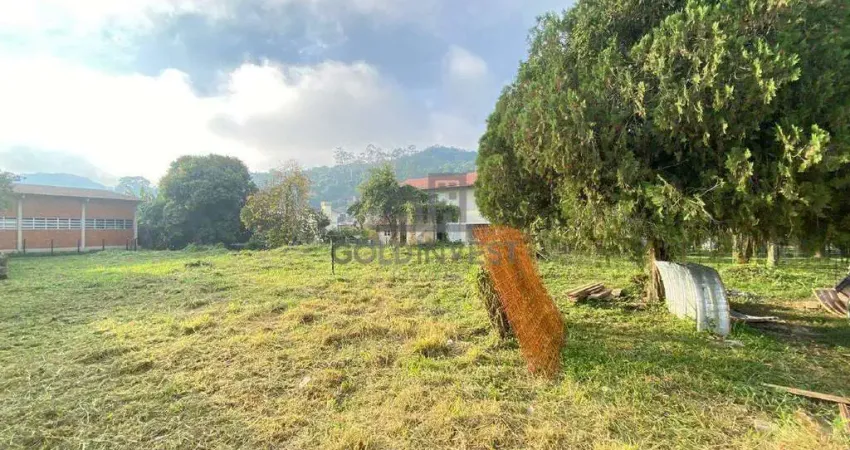 Terreno com aproximadamente 1.000m² no bairro Primeiro de Maio!!!