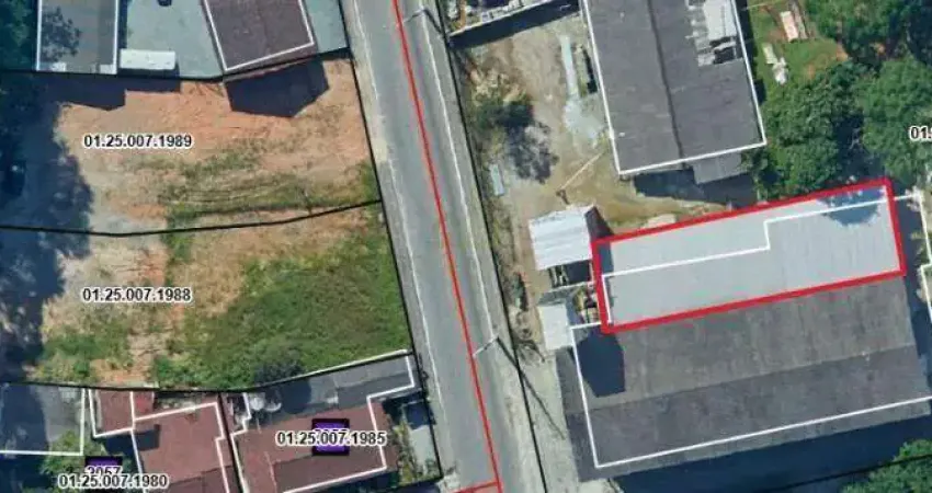 Galpão com 350m² bem localizado no bairro São Pedro-Brusque!!