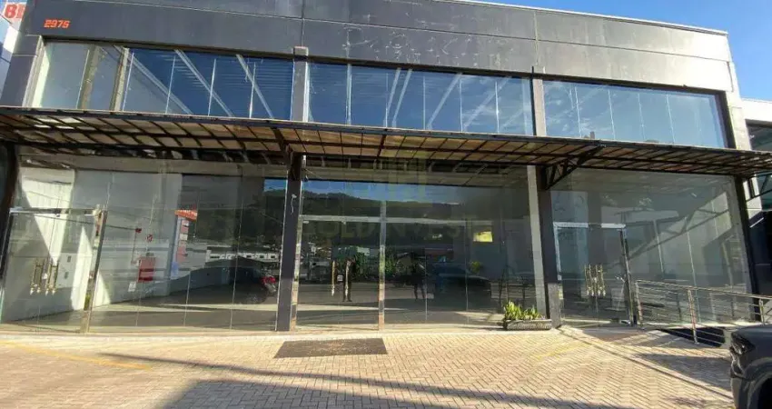 Galpão comercial com 600m² ao lado da FIP em Brusque!