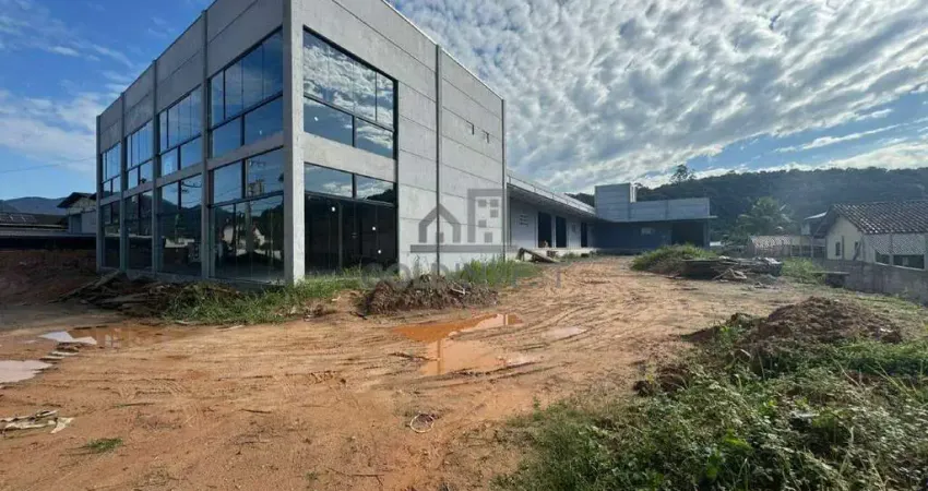 Galpão com 250m² no bairro Guabiruba Sul!!!
