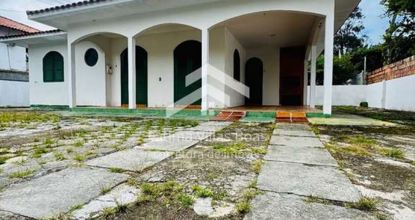 Casa à venda no centrinho dos Ingleses em Florianópolis a 300m do mar