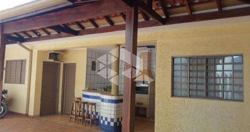 Sobrado à venda 3 dormitórios, 6 vagas, Bairro Comercial Palmares.
