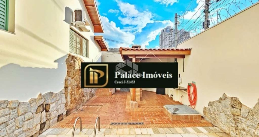 CASA Á VENDA NO BAIRRO BOA VISTA, 3 QUARTOS, SENDO 1 SUÍTE, 4 BANHEIROS, 3 VAGAS.