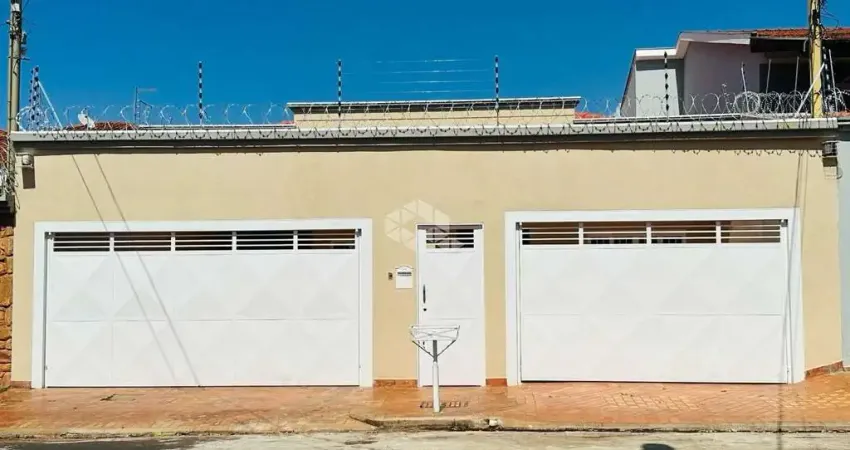 Casa Alto Padrão - Lazer Completo no Jardim Santa Luzia - 5 Dorm - Piscina Aquecida
