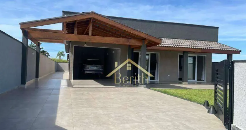 Village com 4 dormitórios à venda, 290 m² por R$ 1.600.000,00 - Chácaras Cataguá - Taubaté/SP