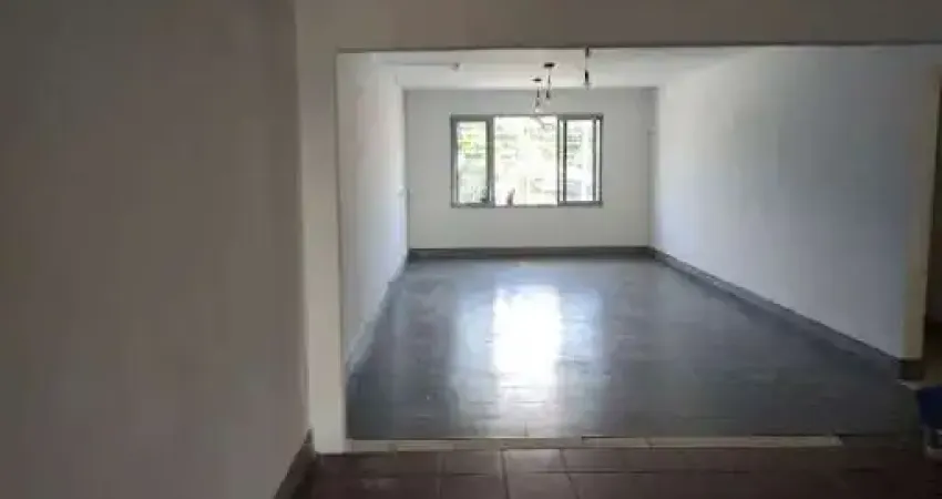 Casa com 3 dormitórios para alugar, 200 m² por R$ 2.150,00/ano - Centro - Taubaté/SP