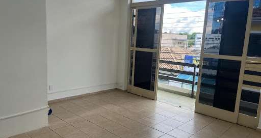Sala para alugar, 28 m² por R$ 750,00/mês - Centro - Taubaté/SP