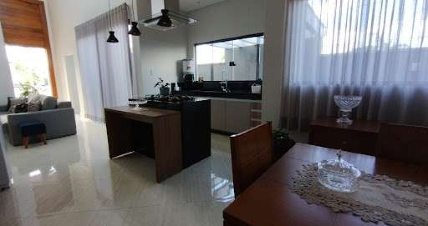 Casa com 3 dormitórios à venda, 282 m² por R$ 1.100.000,00 - Campos do Campo Louvre - Tremembé/SP