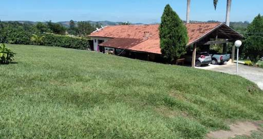 Sítio com 3 dormitórios à venda, 7500 m² por R$ 1.600.000,00 - Sete Voltas - Taubaté/SP