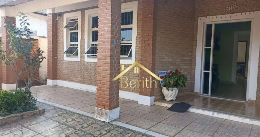 Casa com 3 dormitórios à venda, 243 m² por R$ 570.000 - Jardim Morumby - Taubaté/SP