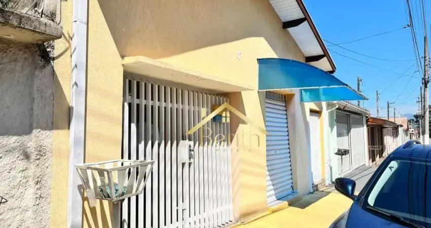 Casa com 3 dormitórios para alugar, 300 m² por R$ 3.100,00/mês - Quiririm - Taubaté/SP