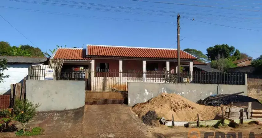 Casa para Venda em Campo Mourão, Jardim Paulista, 3 dormitórios, 1 suíte, 2 banheiros, 2 vagas