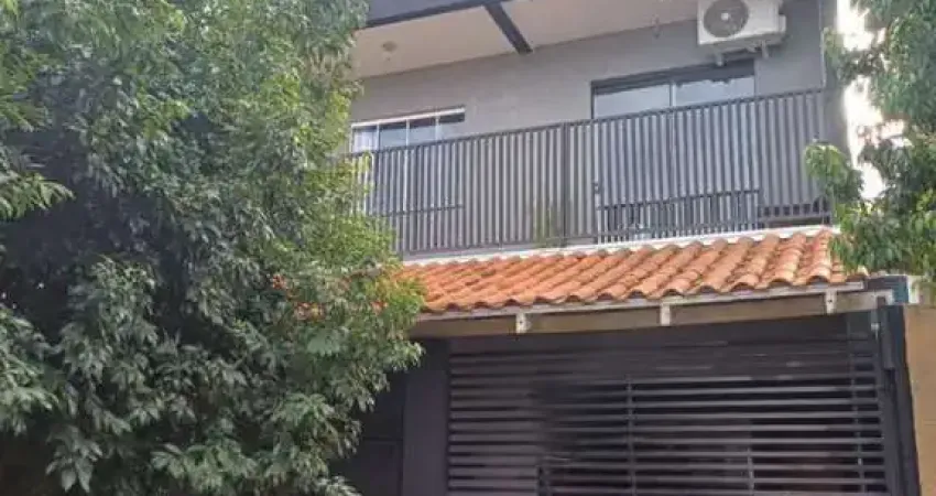 Sobrado para Venda em Campo Mourão, Jardim Ipanema, 4 dormitórios, 2 banheiros, 1 vaga