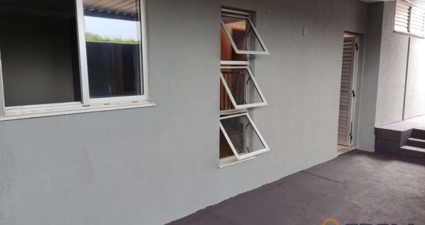 Casa para Locação em Campo Mourão, Jardim Cidade Alta II, 3 dormitórios, 1 banheiro, 2 vagas