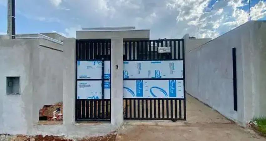 Casa para Venda em Campo Mourão, Novo Centro Universitário, 3 dormitórios, 1 suíte, 2 banheiros