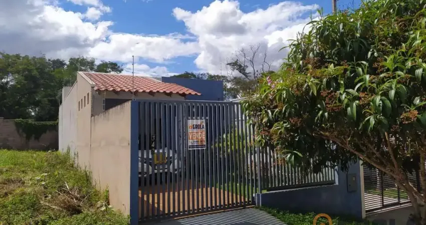 Casa para Venda em Campo Mourão, Jardim Francisco Ferreira Albuquerque, 3 dormitórios, 1 suíte, 2 banheiros, 2 vagas