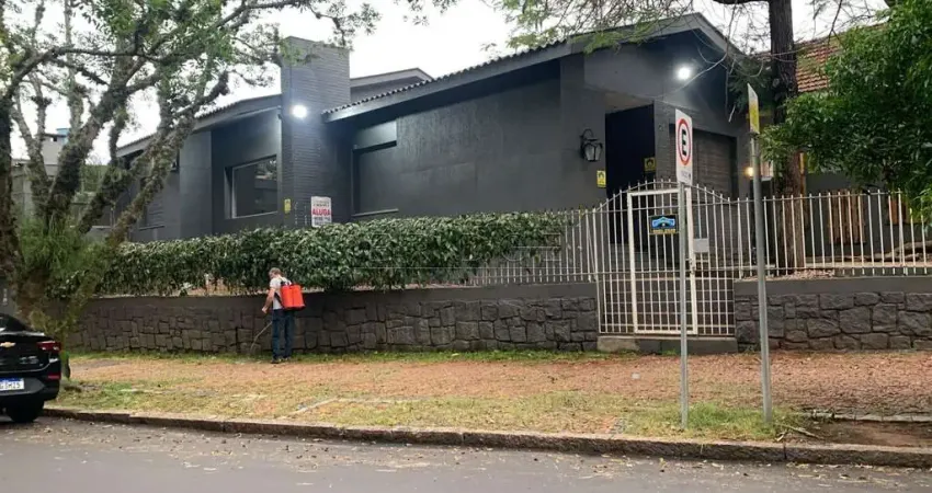 Casa comercial com 7 salas para alugar na Avenida Alegrete, 21, Petrópolis, Porto Alegre