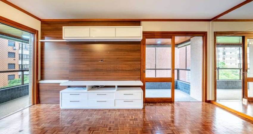 Apartamento com 3 quartos para alugar na Rua Professor Langendonck, 47, Petrópolis, Porto Alegre