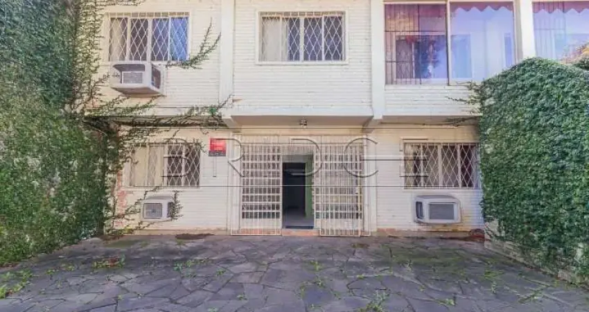 Casa comercial com 4 salas para alugar na Rua Iete, 464, Tristeza, Porto Alegre
