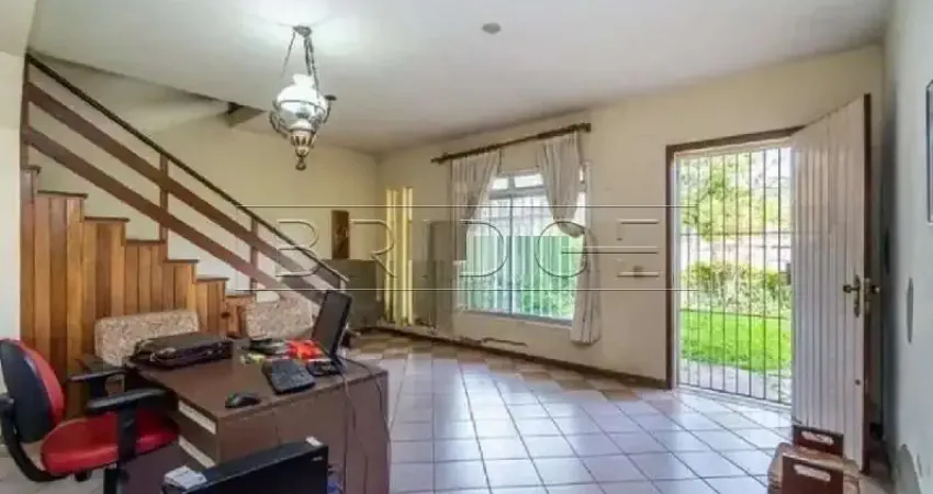 Casa em condomínio fechado com 3 quartos para alugar na Avenida Teixeira Mendes, 315, Chácara das Pedras, Porto Alegre