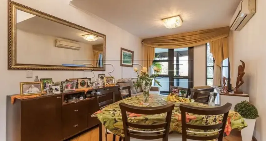 Apartamento com 3 quartos para alugar na Rua Professor Ivo Corseuil, 364, Petrópolis, Porto Alegre