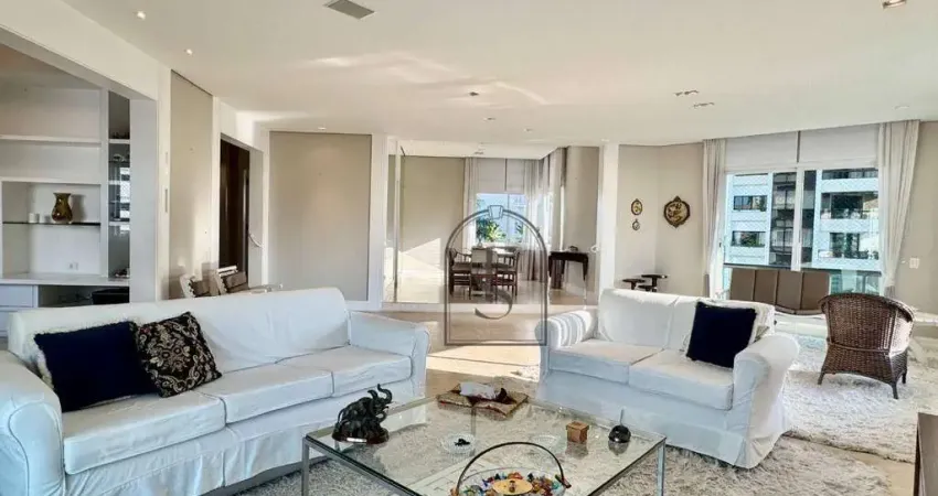 Excelente oportunidade VENDA apto em Moema – 257m², 2 suítes, amplo, iluminado e com grande potencial!