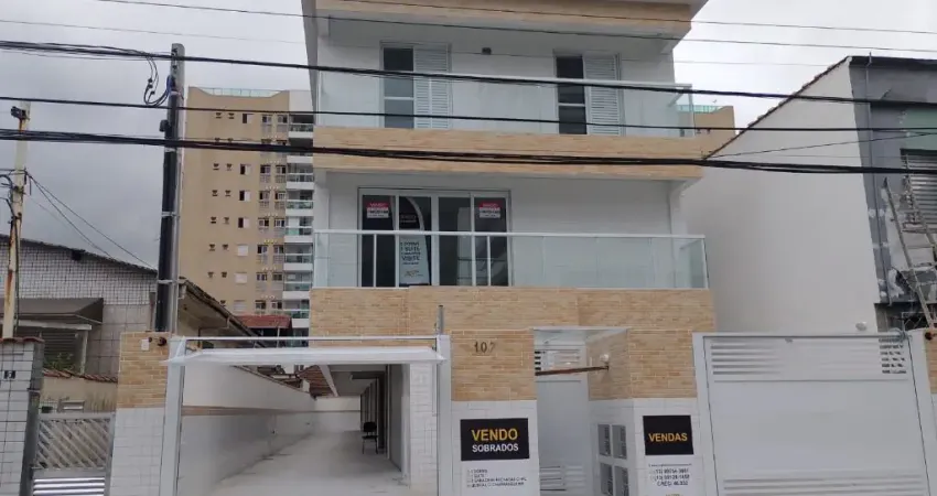 Sobrado novo com 3 dormitórios sendo 1 suíte, 2 garagens fechada paralelas e quintal