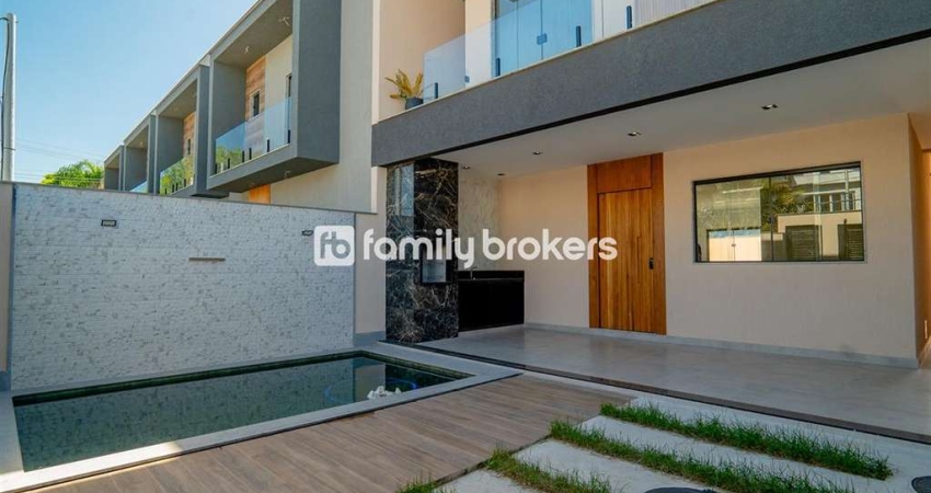 MARAVILHOSA CASA MODERNA COM 3 AMPLAS SUITES + CLOSET | 220 M² | VARGEM PEQUENA