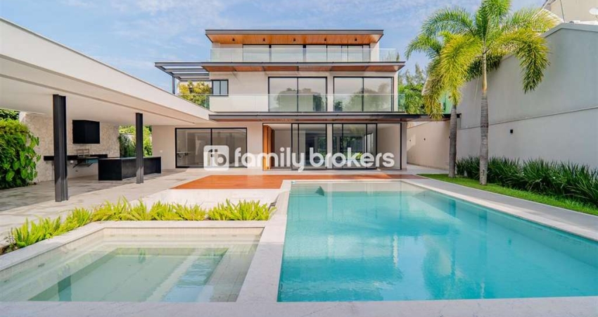 CONDOMÍNIO MANSÕES: LINDA MANSÃO CONTEMPORÂNEA DE 1020m² E 6 SUÍTES À VENDA