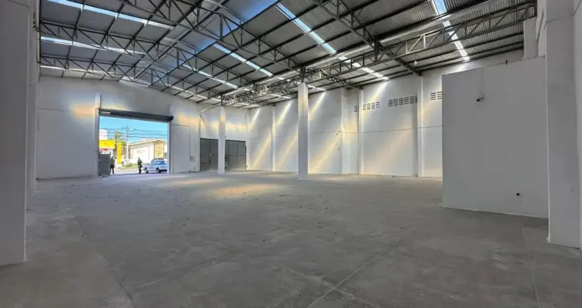 Alugo Galpão no Passaré 600m2 com pé direito de 7m.