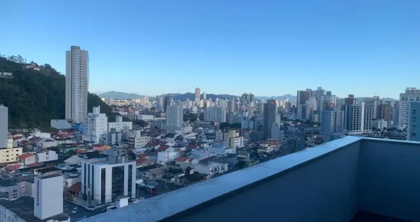 Cobertura duplex no Bairro Fazenda. Próximo à Beira Rio