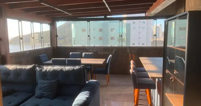 Cobertura duplex no bairro Fazenda, próximo à Beira Rio.