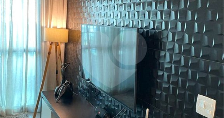 Apartamento VENDA Santa Cecília com 40,29m2, 1 quarto, sala, varanda, cozinha, banheiro e 1 vaga de garagem.