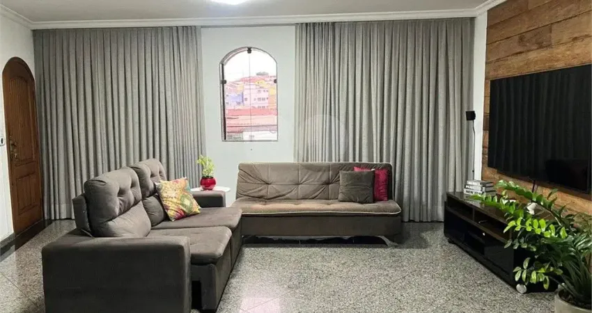 Casa com 3 quartos à venda na Rua Tanque Velho, 500, Vila Nivi, São Paulo