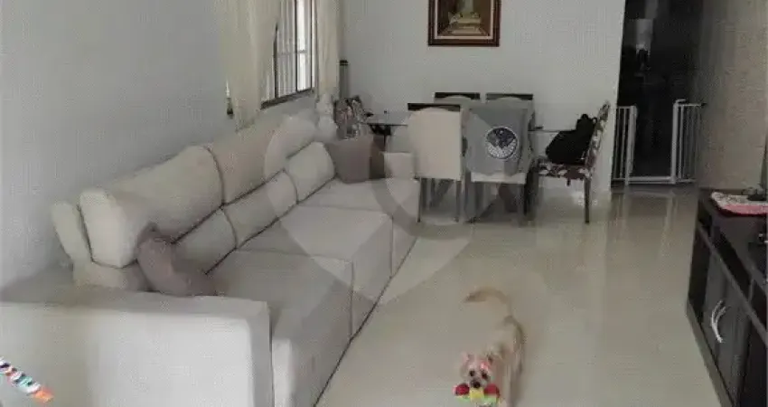 Casa com 3 quartos, 3 banheiros e quintal – próx. terminal casa verde