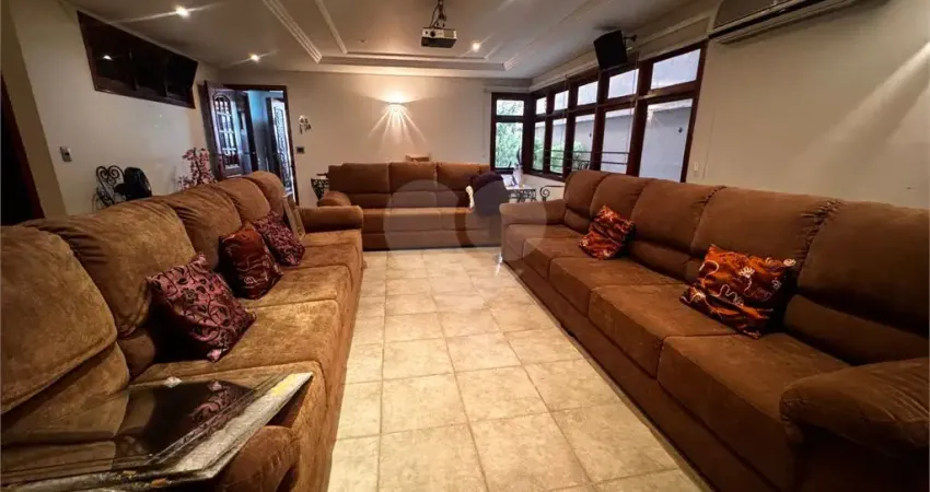Casa em condomínio no Tucuruvi - 323m² I 4 Suítes I 6 Vagas