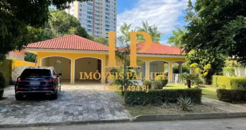 Vende-se Mansão térrea, 4 suítes e Piscina, Condomínio Parque Residências