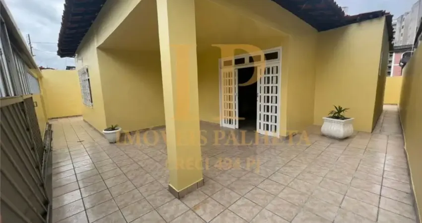 Vende-se Casa, 3 quartos, 2 suítes e 2 vagas de garagem, no Parque 10