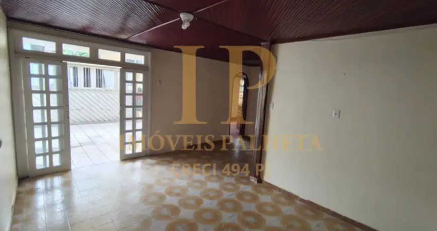 Alugo Casa, 3 quartos, sendo 2 suítes e 1 vaga de garagem, no Parque 10
