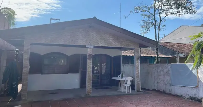 Casa para Venda em Guaratuba, Cohapar, 3 dormitórios, 2 banheiros, 1 vaga