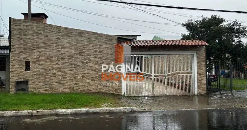 Página 1 Imóveis anuncia venda de casa com piscina e 4 dormitórios, sendo 1 suíte, no Bairro Harmonia em Canoas/RS. - CA216