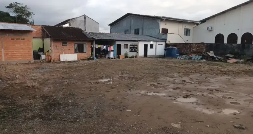 Kitnet / Stúdio para alugar na Rua Prefeito Baltazar Buschle, 3184, Espinheiros, Joinville
