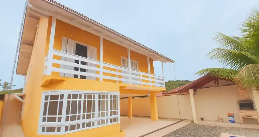 Sobrado amplo, muito bem localizado em área tranquila entre o são marcos e nova brasília.