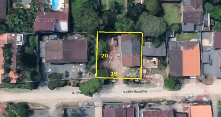 Terreno com 19 de frente por 20 fundos, ideal para construção de geminados