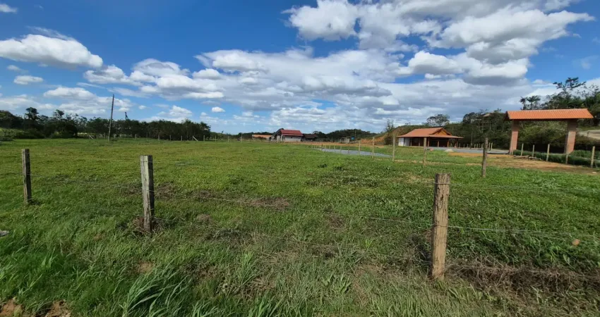 Lindo terreno muito bem localizado, já aterrado e totalmente pronto para construir.