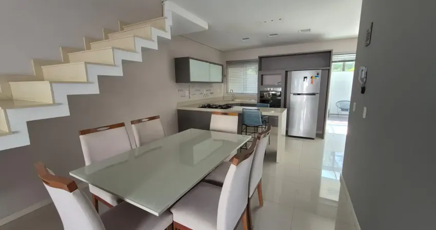 Lindo sobrado mobiliado, alto padrão em condominio fechado no bairro glória